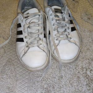 💗 White & black Adidas